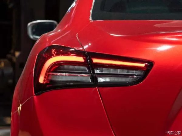 玛莎拉蒂把Ghibli的价格打下来了！2.0T+48V轻混 这价格 香！