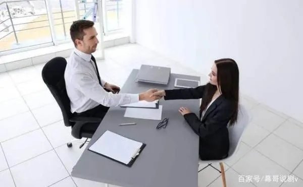 女性如何打扮在面试的时候，不会被扣分？