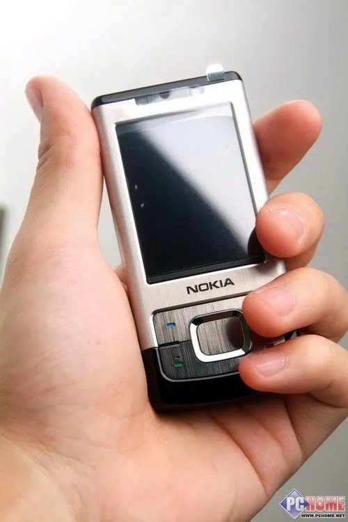 握持手感 周边按键 1600万色屏幕