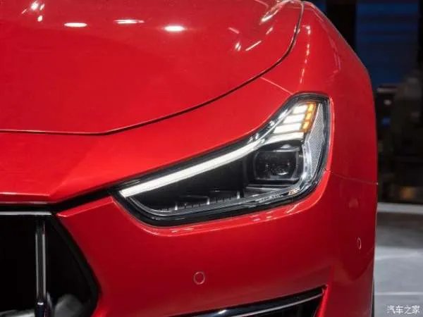 玛莎拉蒂把Ghibli的价格打下来了！2.0T+48V轻混 这价格 香！