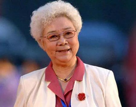 悲惨的田华:家中四人患癌,花光300万,如今怎样?