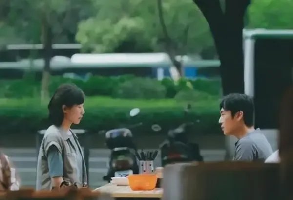 如何看待《亲爱的小孩》秦昊与谢可寅演的夫妻？他们离婚的原因是什么？