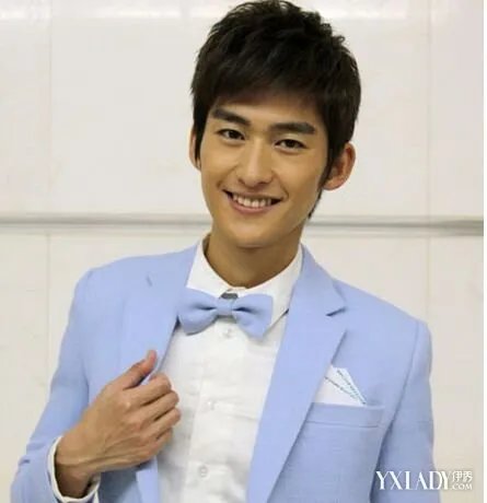 帅气张翰qq头像张翰一个笑容拿下慕容云海一角