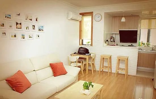 温馨客厅  照片墙设计