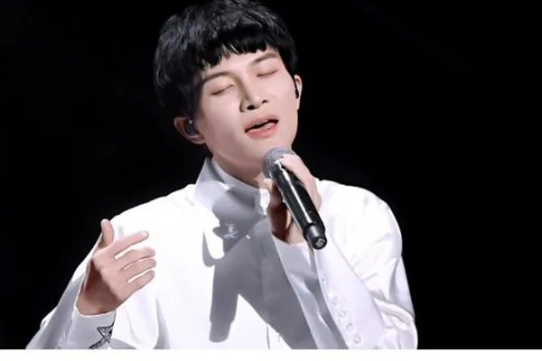 周深透露自己不吃土豆丝的原因：会损坏嗓子，你信了吗？