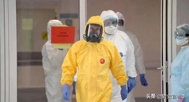 特朗普不戴口罩，还经常开记者会，他不怕感染吗？