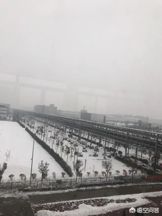 有人在郑州富士康上班吗?那里工资待遇怎么样?