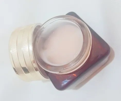 雅诗兰黛抗蓝光眼霜适合什么年龄 20岁会不会太早