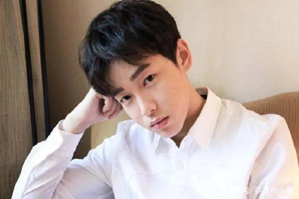 平均74岁的合唱团唱少年,少年等于年少吗?