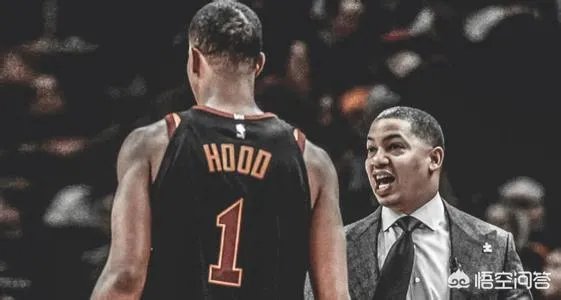 为什么有人说胡德明明不受卢指导重用，骑士却还为他开出资质合同？