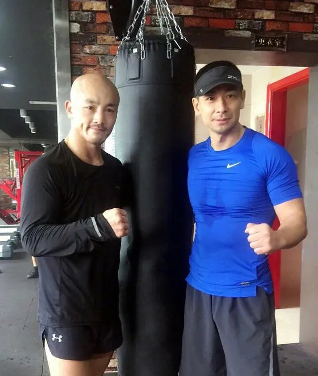 如何看待武僧一龙醒悟向拳迷道歉，从此会放下“武僧”的噱头重新做自己？