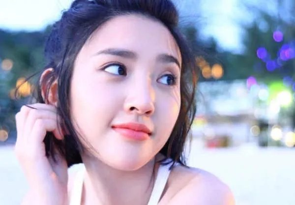 吴秀波和唐艺昕是什么关系?