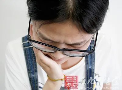 牙齿上涂点这 冲洗下瞬间变白