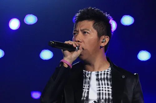 胡海泉结婚了吗？ 揭秘神龙见首不见尾的那个她！