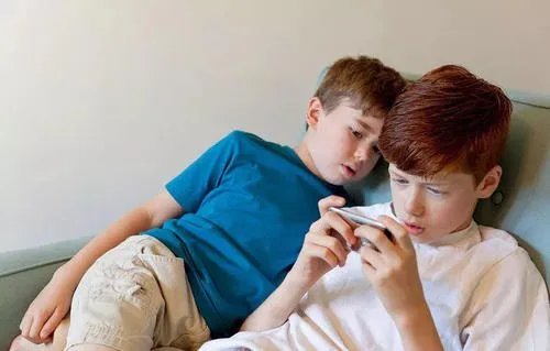 最高法明确未成年直播打赏可退还，如何界定是未成年人打赏？