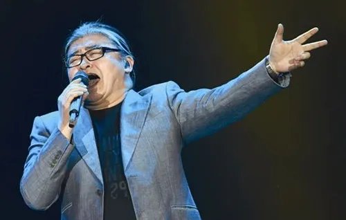 刘欢病情再度恶化，最终选择退出好声音，难道一代歌王真要陨落了？