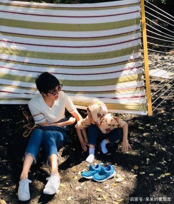 杨乐乐提汪涵多次哽咽：婚姻太复杂，一个人带孩子太累，你怎么看？