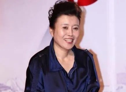 黄志忠与柯蓝恋爱九年之久，柯蓝揭穿黄志忠丑恶嘴脸，为何从不提结婚二字？