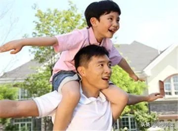 学生之间有了矛盾,一方家长进校打了对方一巴掌,应该如何处理?