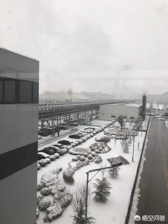 有人在郑州富士康上班吗?那里工资待遇怎么样?