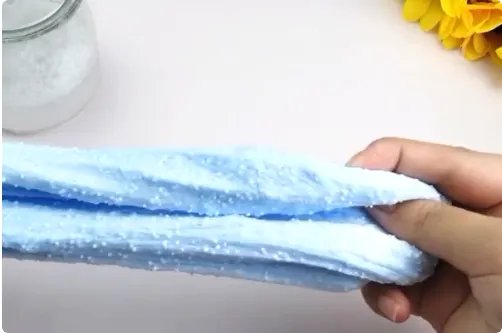 不用胶水和硼砂水和粘土和剃须泡怎么做起泡胶？