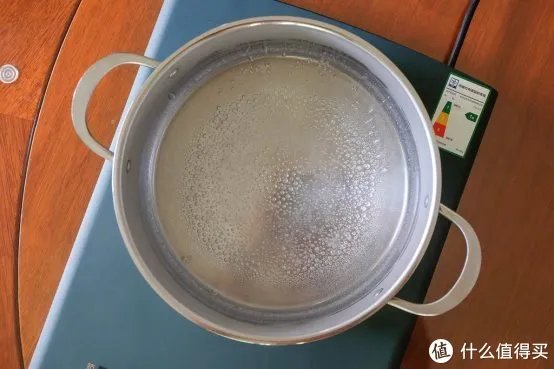 守护家人远离辐射危害，九阳电磁灶帮你轻松搞定