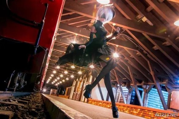 日本阿宅自制《尼尔：机械纪元》2B小姐姐 吊带黑丝妙不可言！