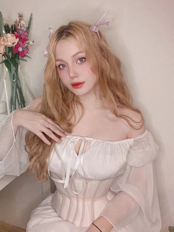 凹凸有致尽显风情！肉感长腿御姐“Grusha”攻略美图！