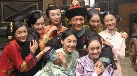 古代男人三妻四妾很正常，同时社会里又重男亲女，是不是古代的光棍问题比现在还严重？