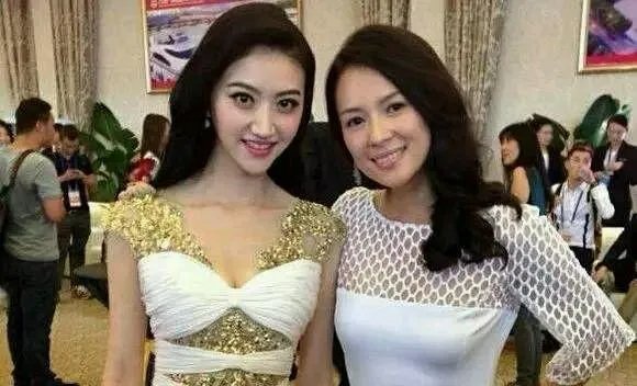 娱乐圈有哪些名副其实的「合影杀手」？