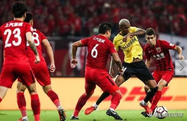 如果中超第28轮上港2:0击败恒大，最终谁会夺冠，为什么？