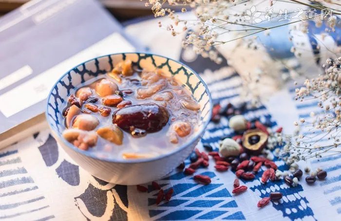 嘴里面苦是什么原因