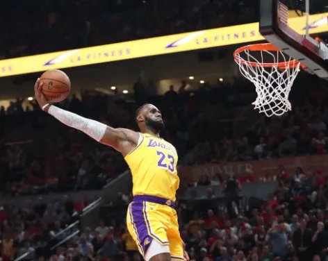 NBA常规赛开拓者准绝杀湖人，詹姆斯也抵挡不了“衰老”吗？