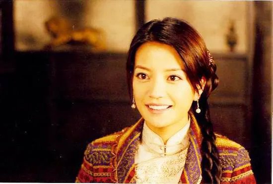 赵薇不好好当演员,偏要跑去做商人，被罚款之后，名气下降复出难？