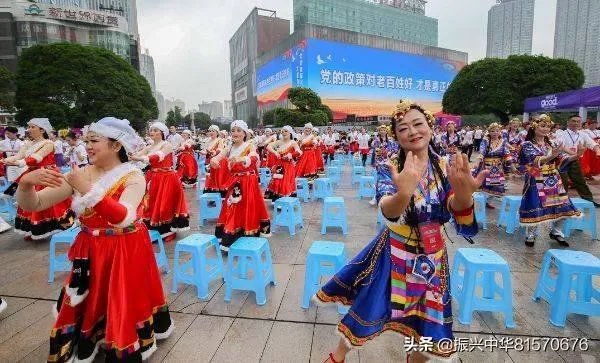 你认为广场舞能变成舞台艺术吗？