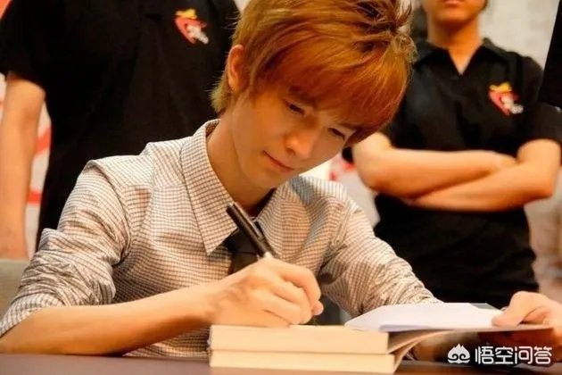 同是80后作家，韩寒和郭敬明作品特点以及区别是什么？他们俩谁更优秀？