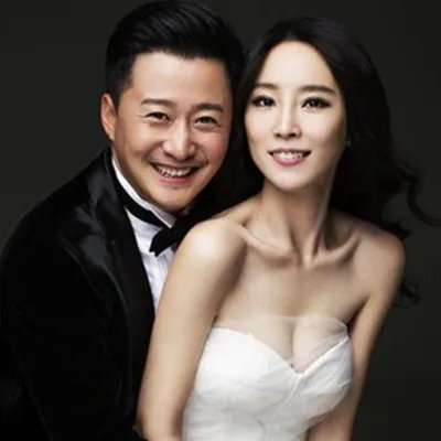 洪金宝老婆谢楠照片流出  她自爆考虑二胎