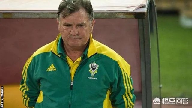 前国足主帅卡马乔在加蓬又下课了，据说是奥巴梅扬的意思，对此你怎么看？