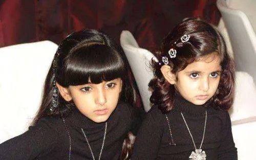 为什么林珍娜长的那么漂亮？她整过容吗？她的头发是假的吗