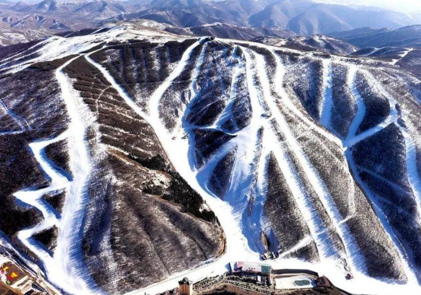 中国十大滑雪胜地排行榜：成都西陵雪山滑雪场上榜，北京有两处