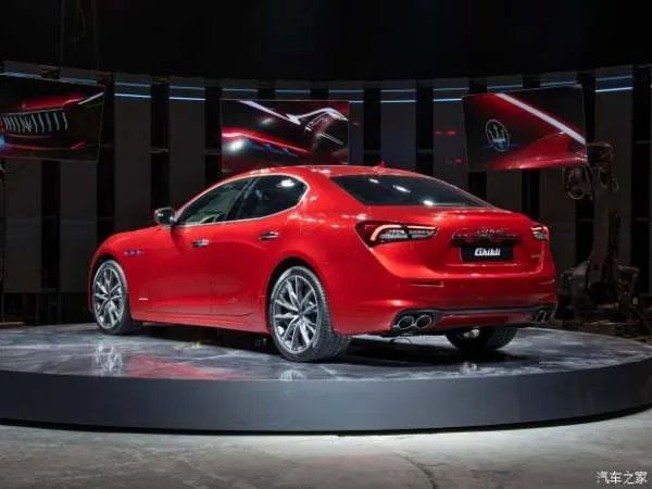 玛莎拉蒂把Ghibli的价格打下来了！2.0T+48V轻混 这价格 香！