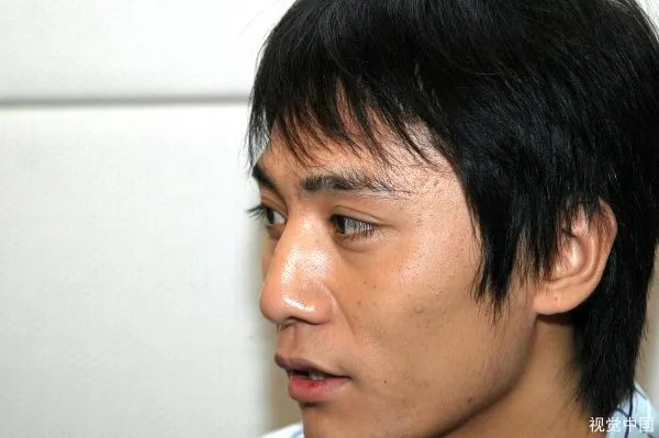 刘烨和安娜的结婚典礼上为什么刘烨没有邀请女同学？