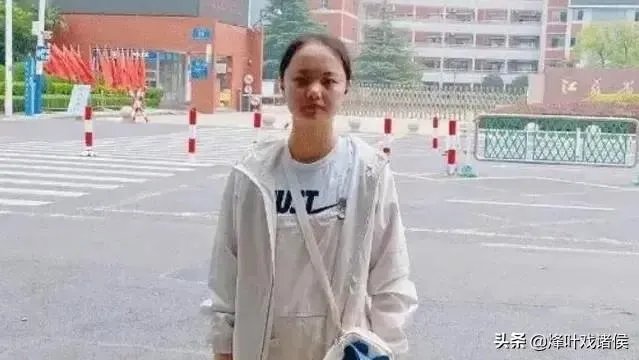 江苏高考文科状元申请香港大学为什么招来那么多反对的声音？