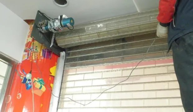 电动卷帘门如何复位