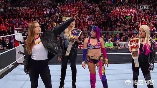 UFC“女王”罗西正式签约WWE摔角，上周严肃否认为何反转？