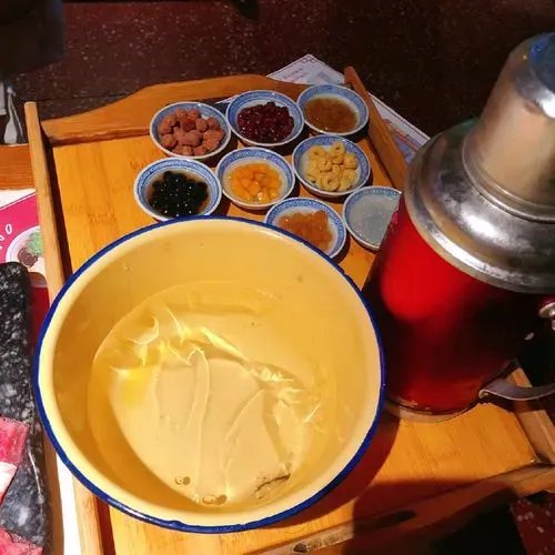 女子火锅配冰奶茶上吐下泻碱中毒，目前该女子情况如何？在外就餐要注意啥？