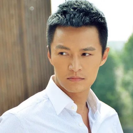 郑国霖个人资料介绍 从小热爱文艺表演