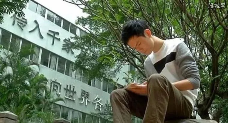 凭表情包赚50万 表情包为男孩创业带来第一桶金