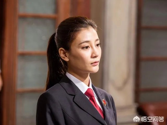 曹云金唐宛离婚,冷漠转账500万,为爱放弃事业值吗?