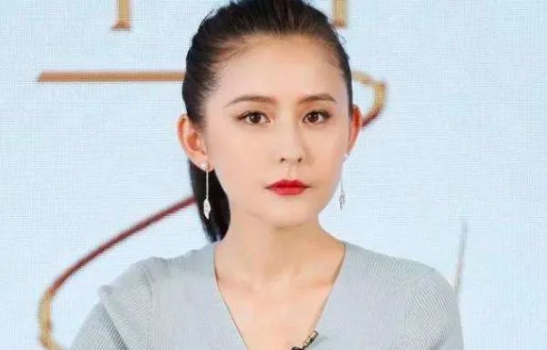 演员娜依扎产女，她是什么时候结婚的？孩子父亲是谁？